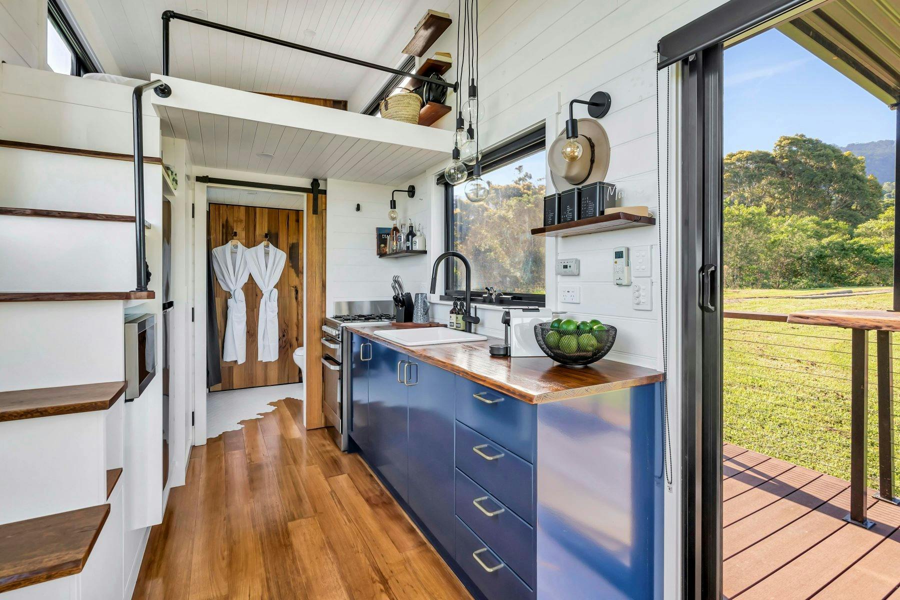 Moonsong - Luxurious cosy haven designed for up to 2 guests. Fully equipped with everything you need