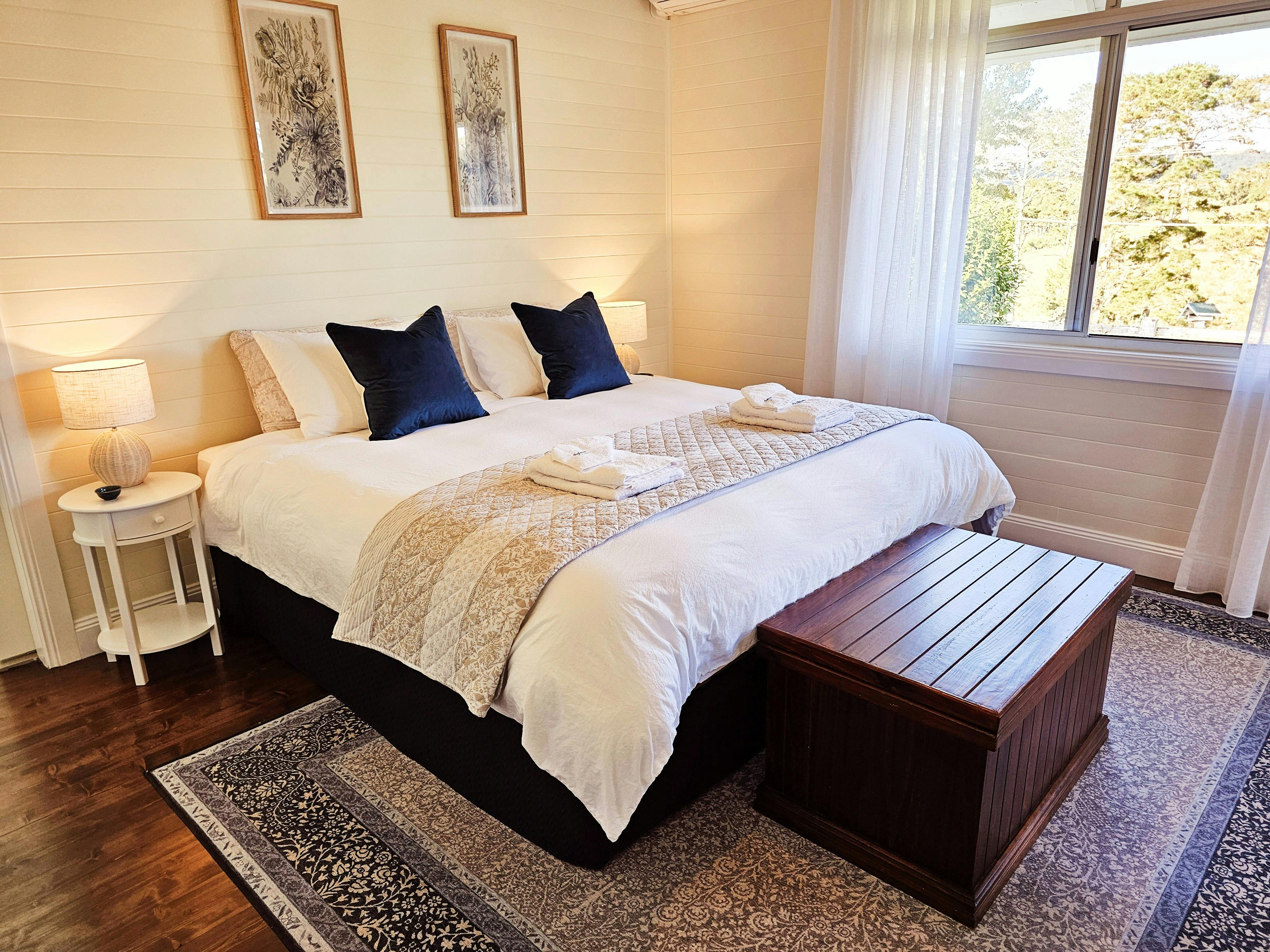 Oaktree King Bedroom