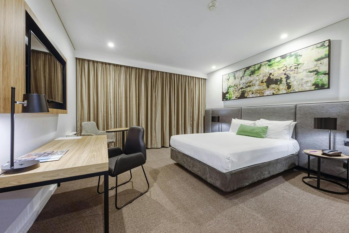 Standard Queen Room