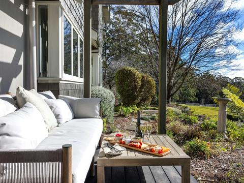 Mulgrave House and Cottage