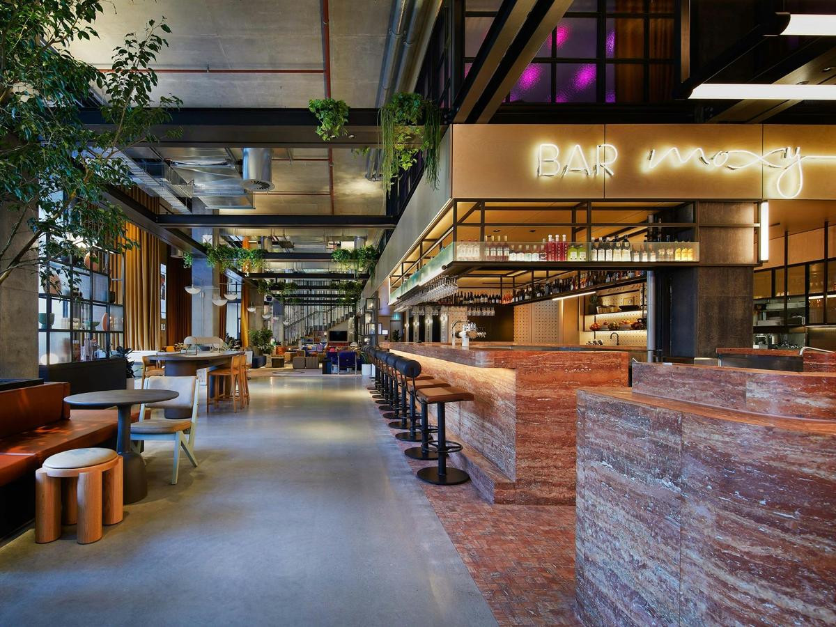 Bar Moxy