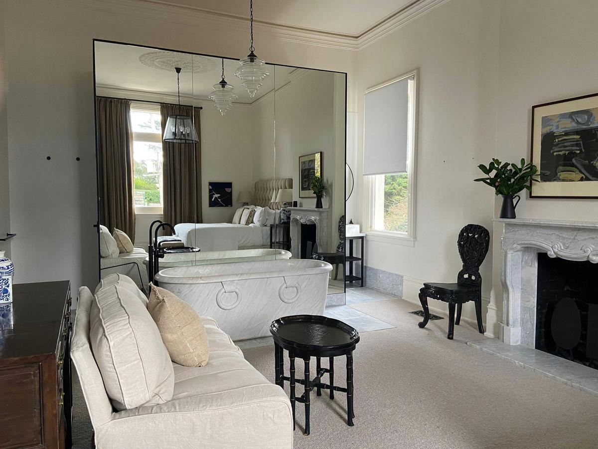 Moss Suite with marble bath