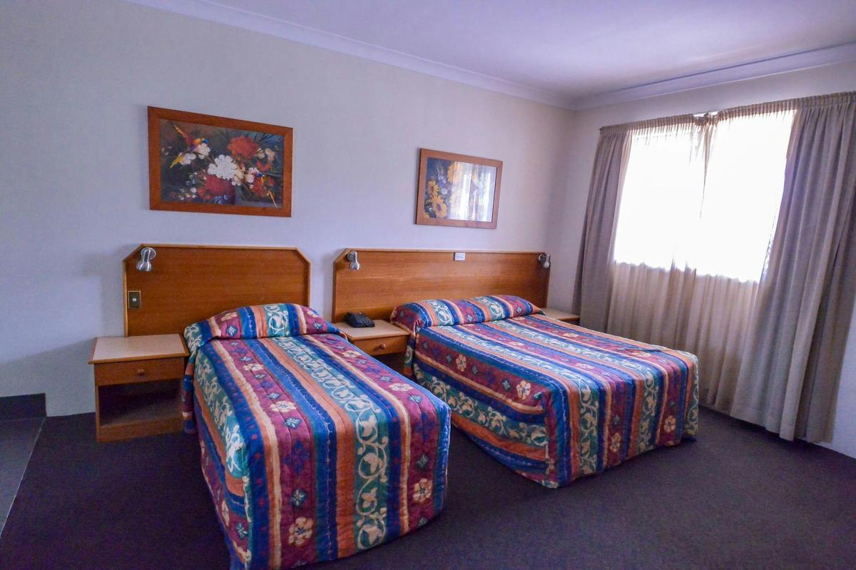 Standard Twin Room