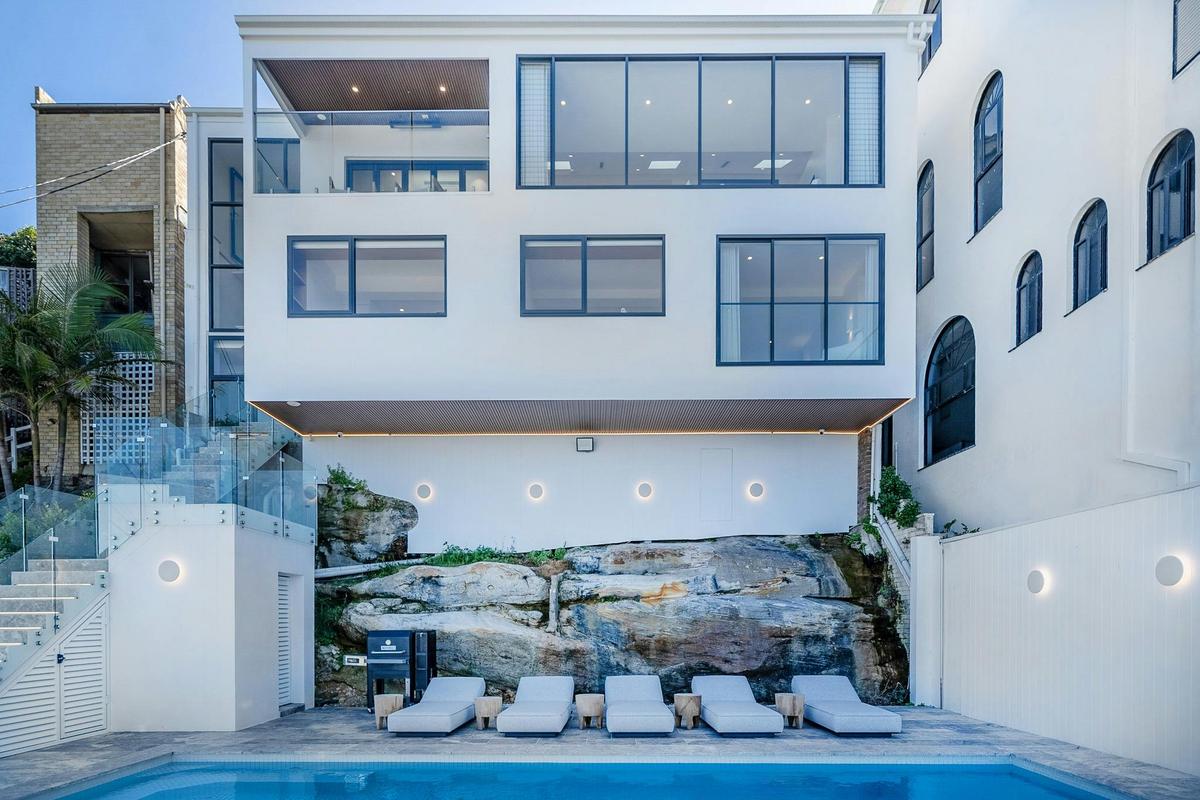 Discover the beauty and comfort of this coastal retreat, perfect for a relaxing getaway.