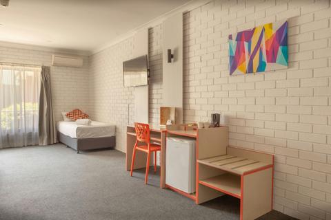 Studio King & Single