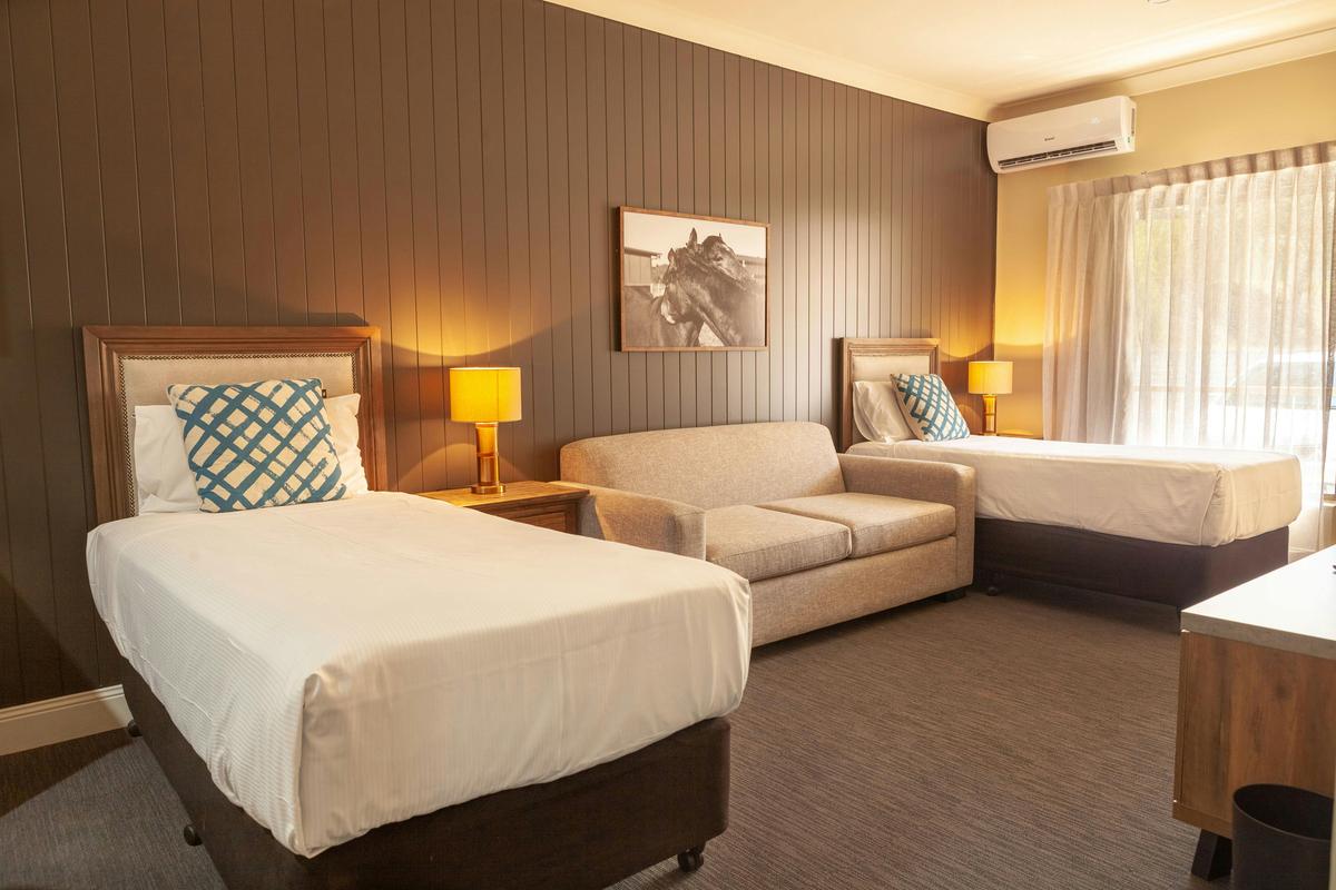 Studio Large Family Room