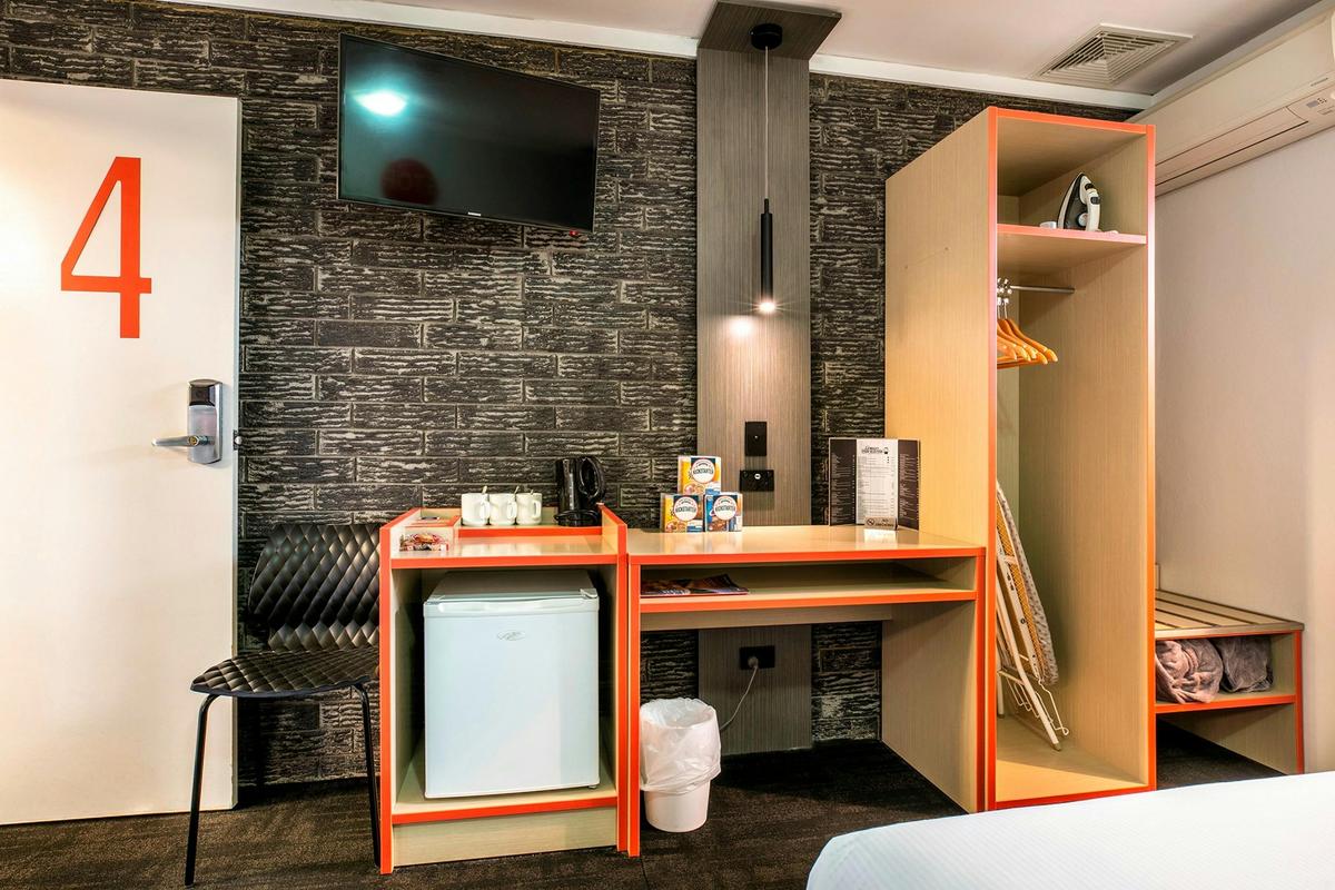 Studio Queen and Single