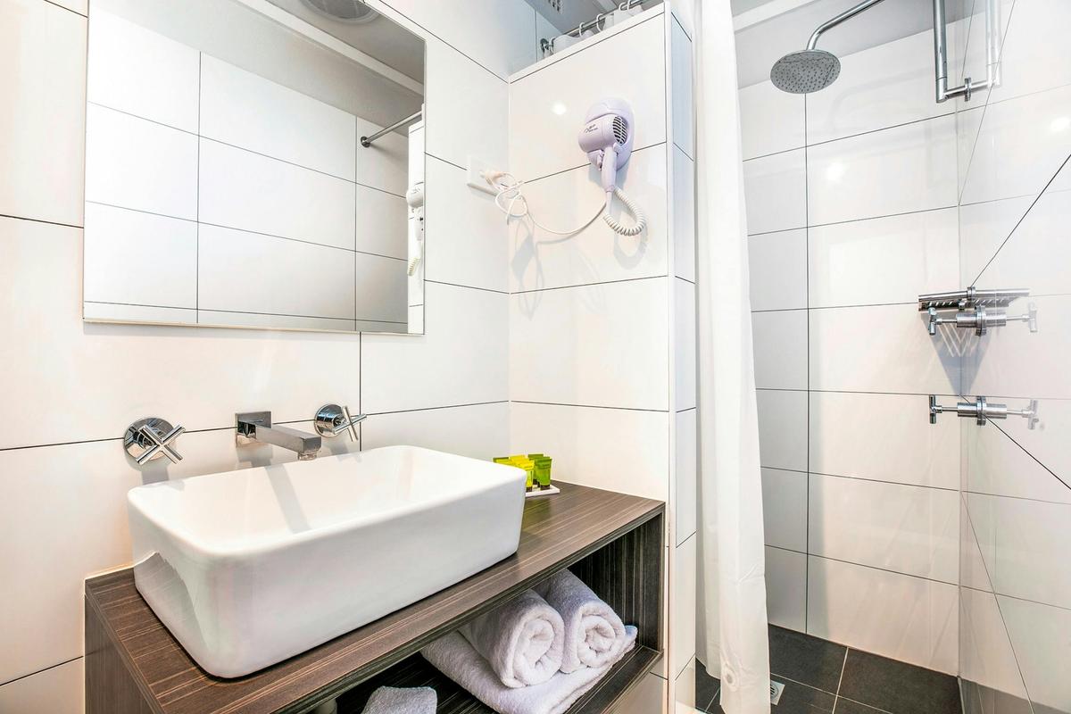 Studio Queen and Single