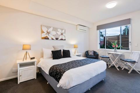 Queen Bed Studio Room
