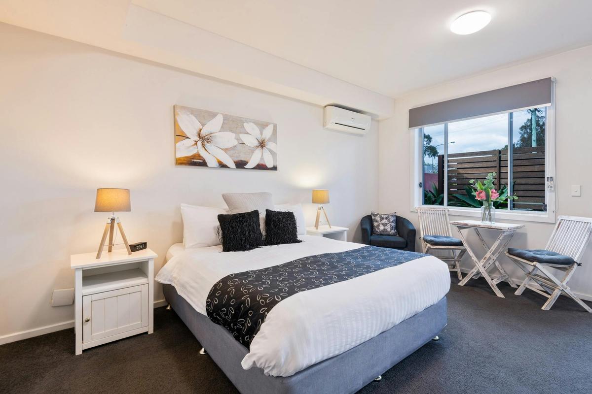 Queen Bed Studio Room