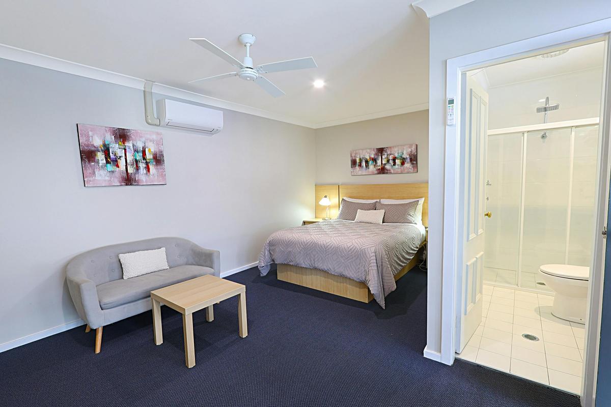Deluxe Queen Room