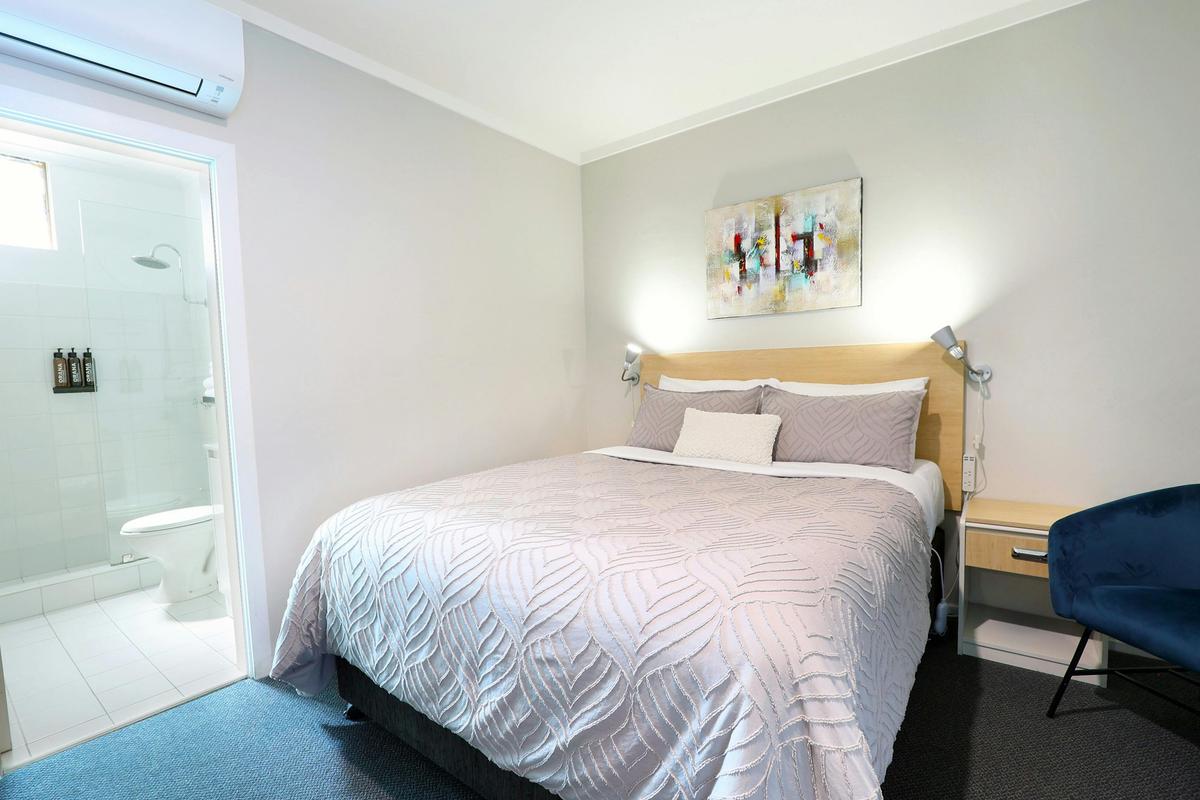 Standard Queen Room