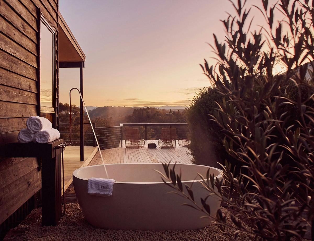 Outdoor bath
