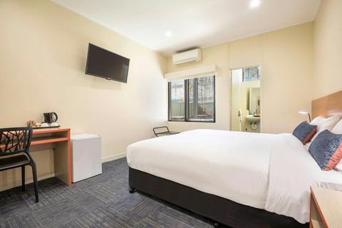 Nightcap at High Flyer Hotel