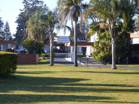 Moon River Motor Inn