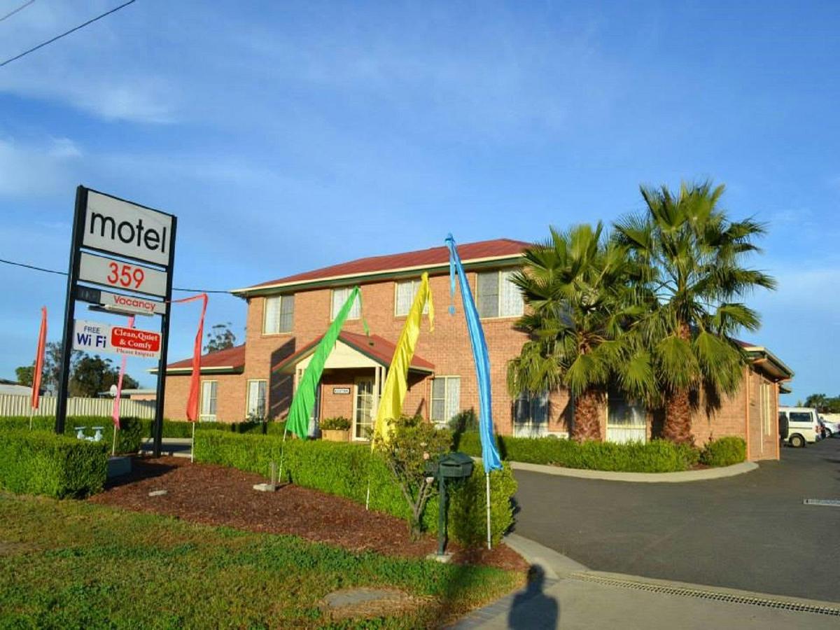 Motel 359 Entrance
