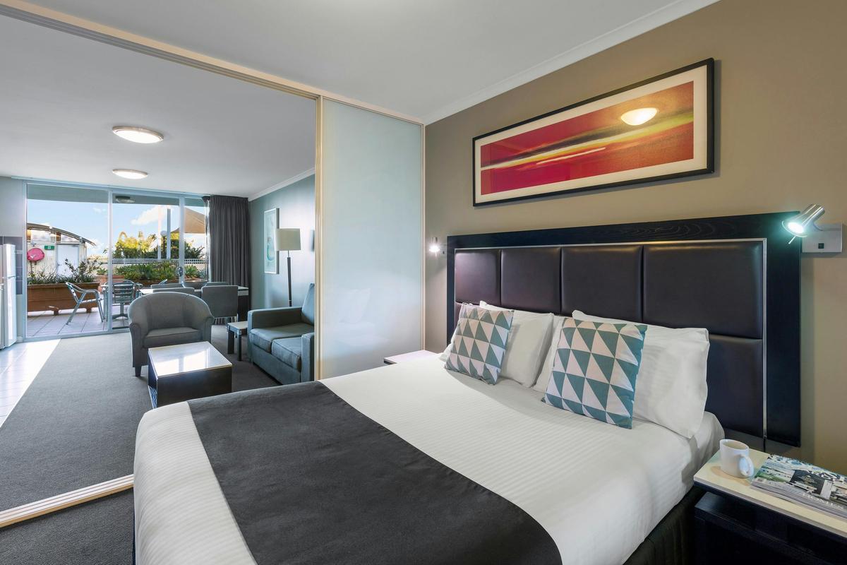 Two Bedroom Deluxe Poolside Apartment