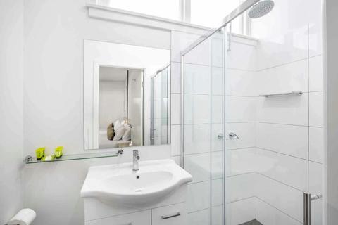 Studio Queen and Single