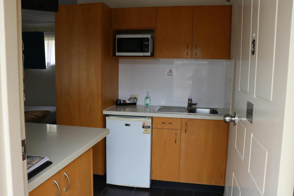 King Deluxe Rooo- Kitchenette