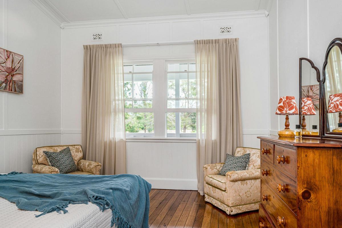 Mullum River House - Mullumbimby - Bedroom 1 master