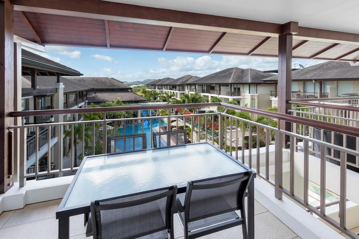 Oaks Santai-Studio Courtyard-Balcony-View-HR