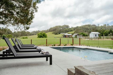 Moraea Farm Berry by Linnaeus Collection