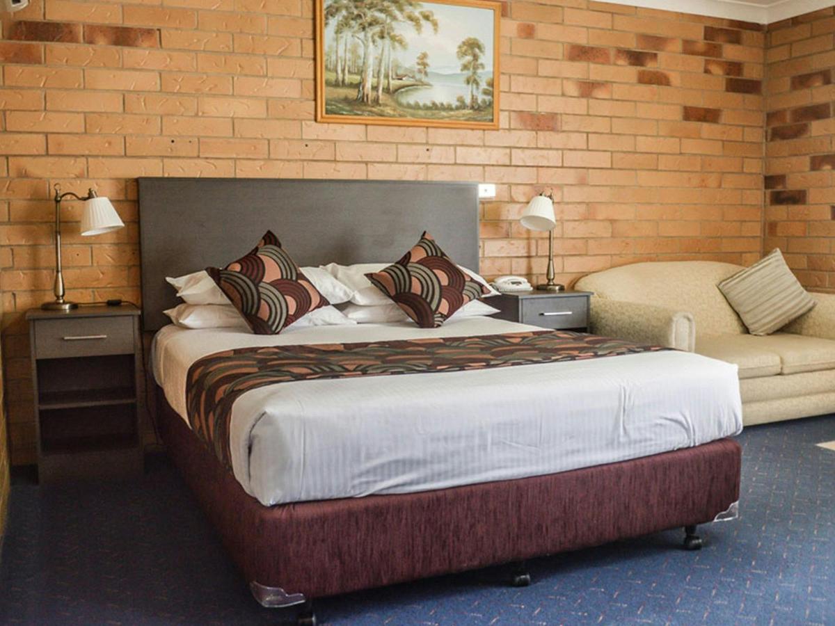 Deluxe Queen Room