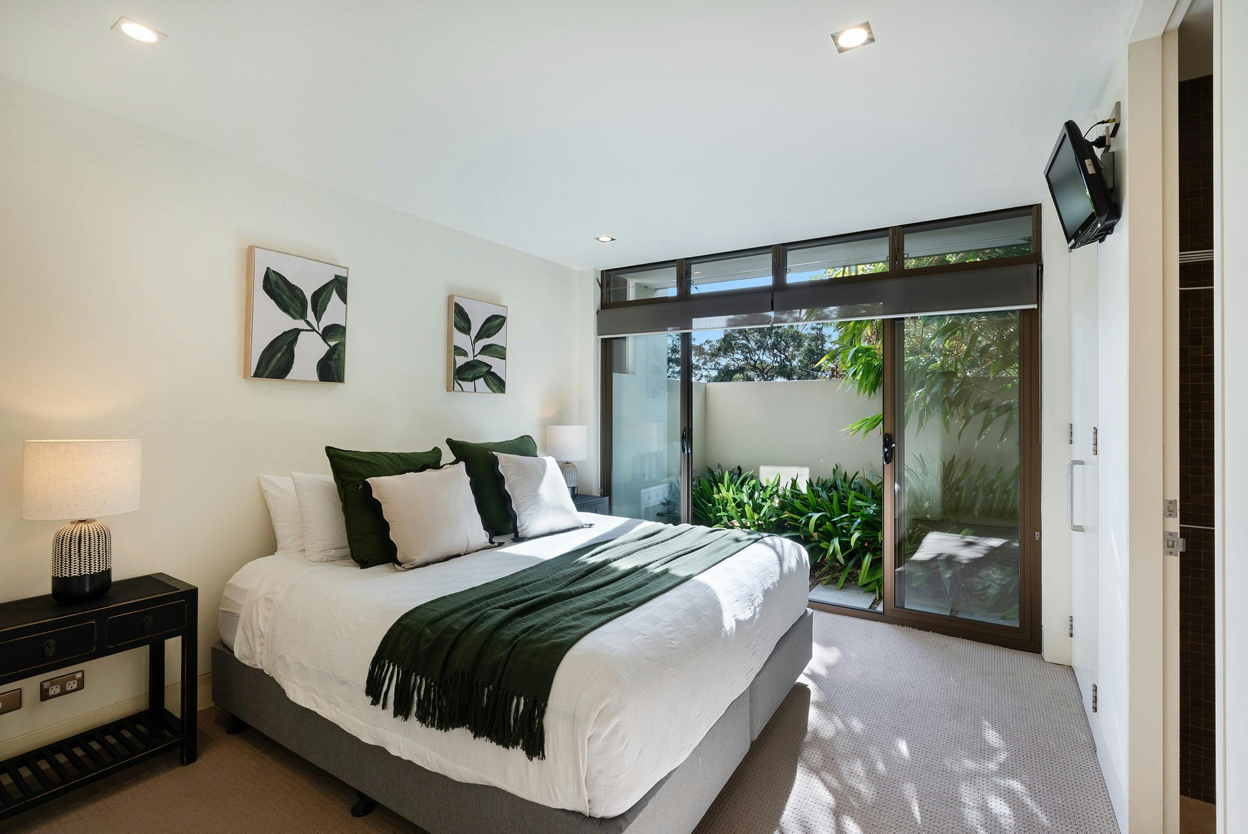 Palms at Piana, Photographer Russell Quinn