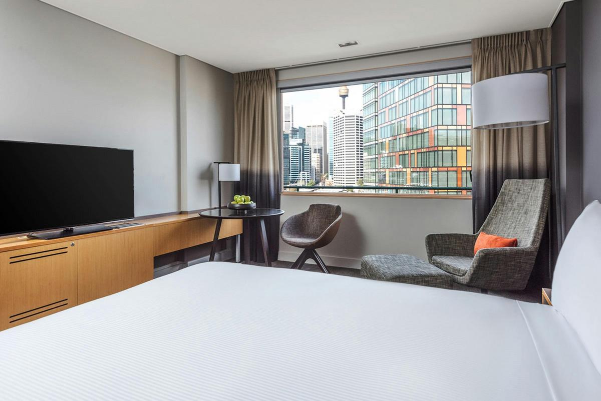 DELUXE ROOM, 1 QUEEN SIZE BED, CITY SKYLINE VIEW
