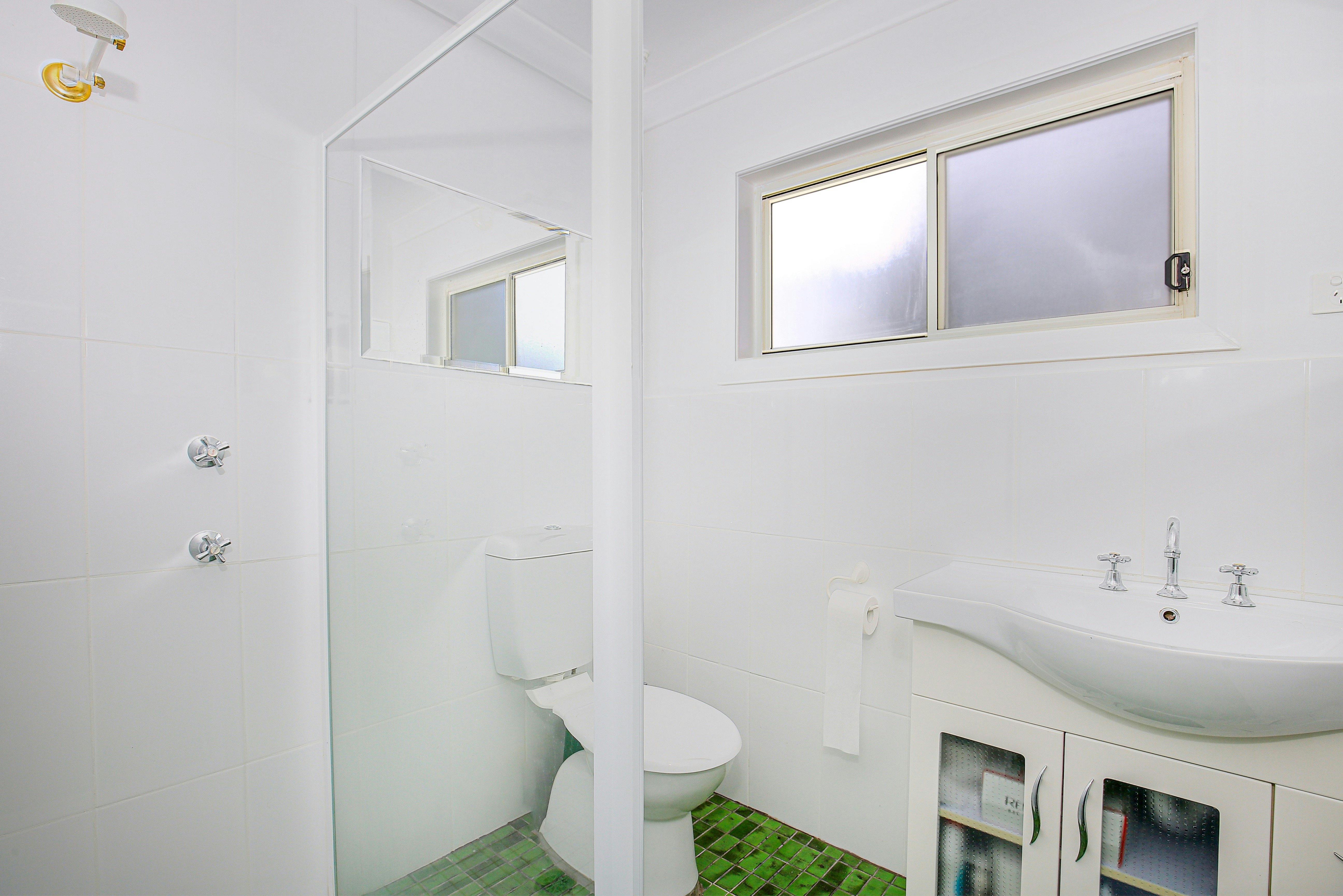 Palms culburra beach bathroom