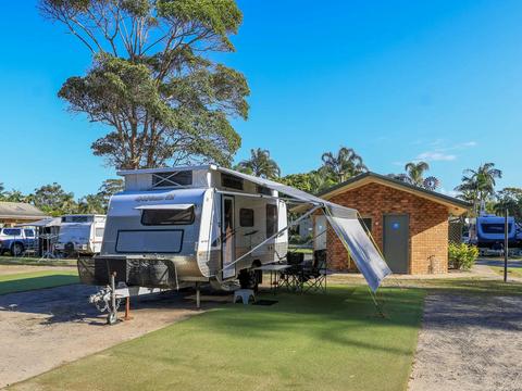 Ensuite Site - Waterfront | Site with set up