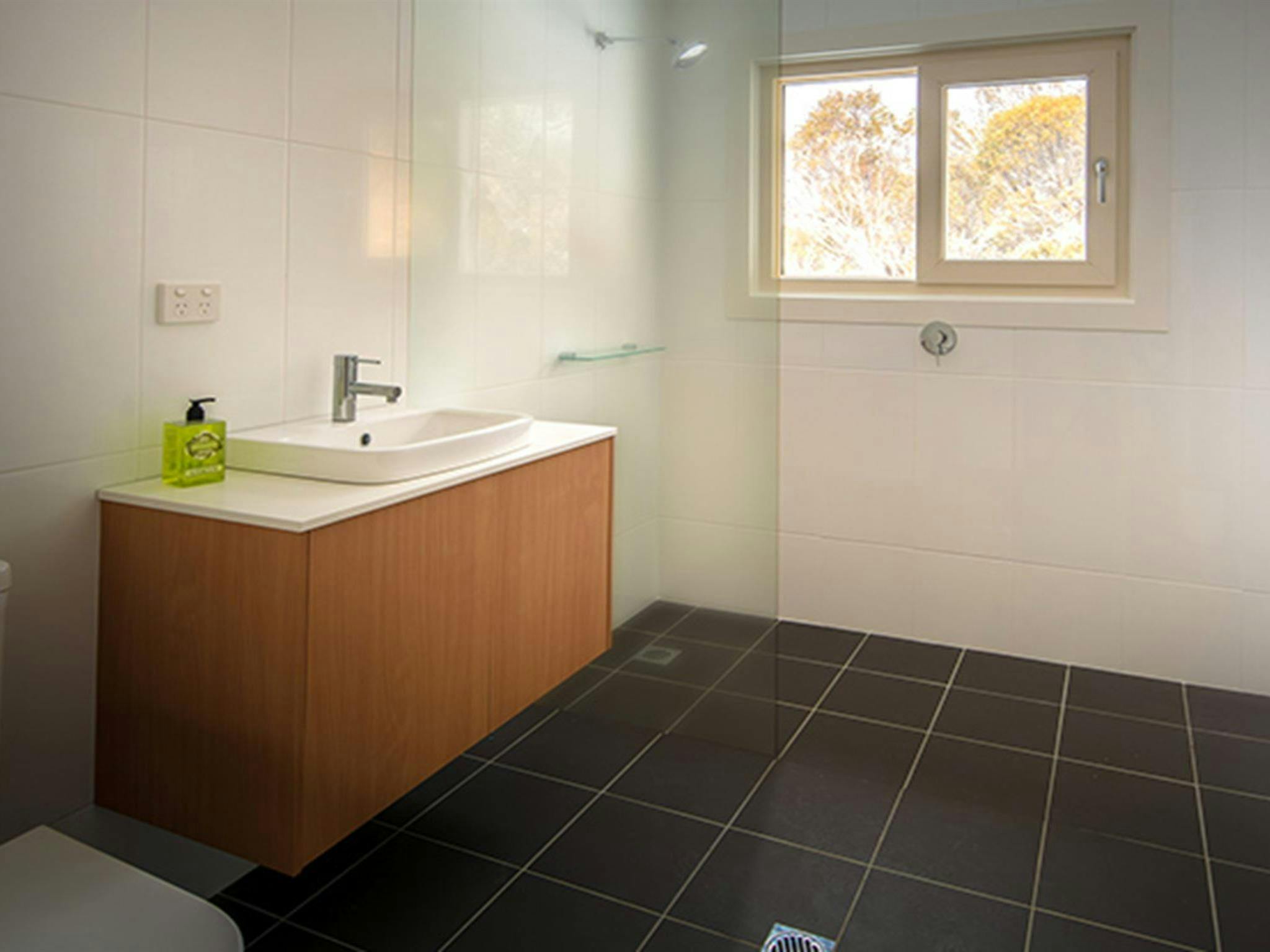 Bathroom in Numbananga Lodge, Kosciuszko National Park. Photo: Murray Vanderveer/OEH