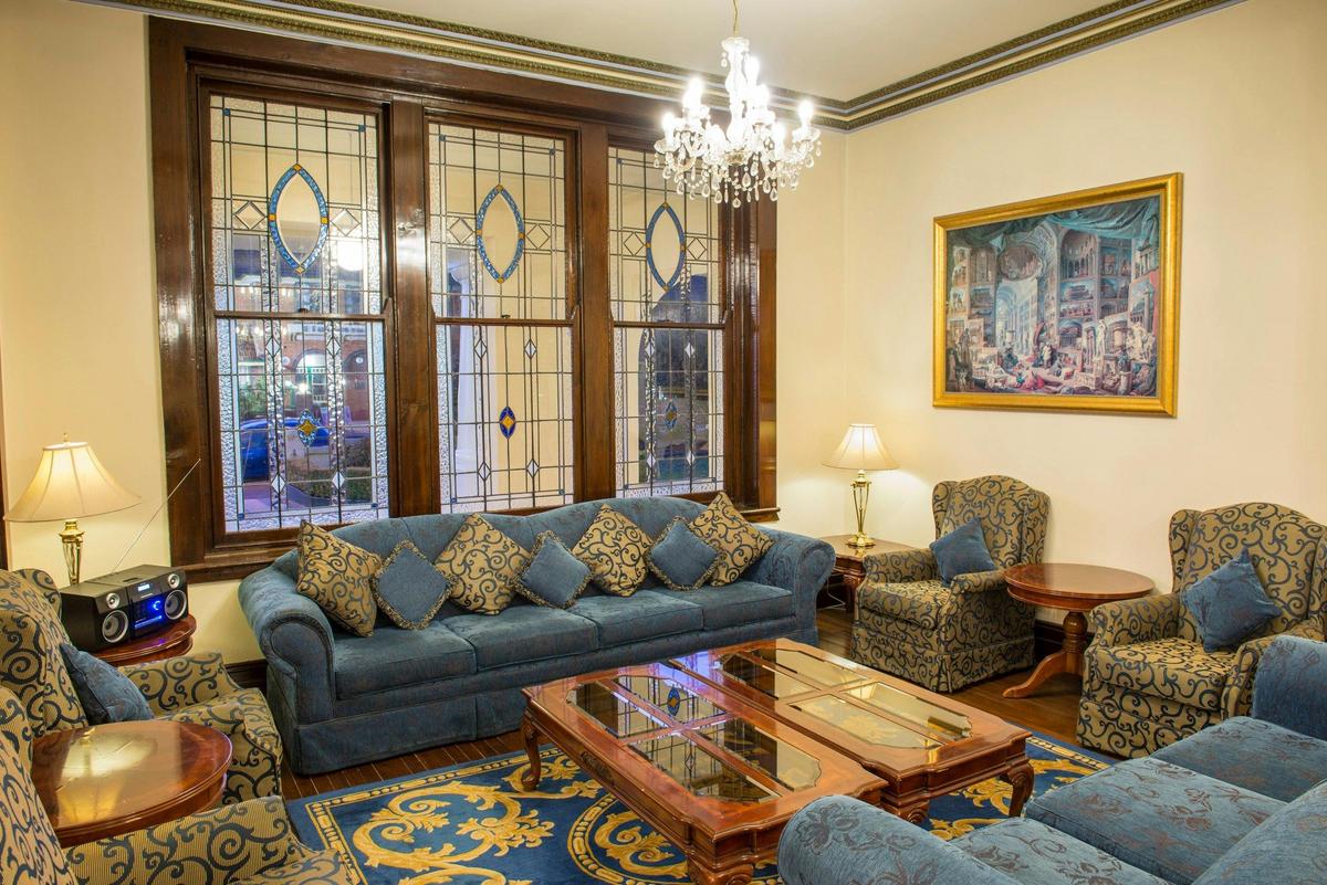 Palais Royale Boutique Hotel