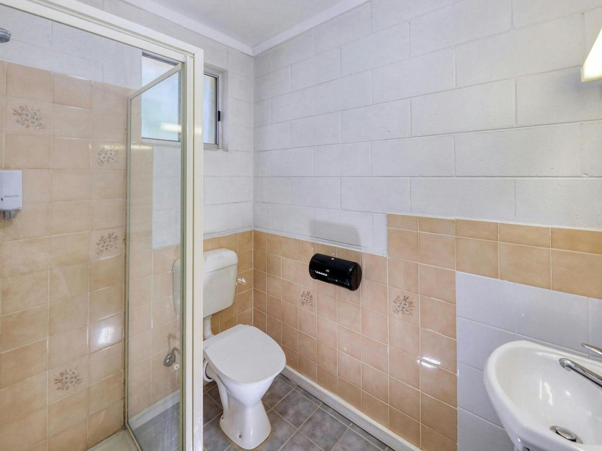 Deluxe Family Bathroom