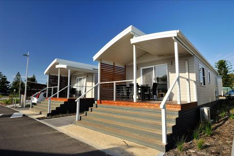 Breakwall Villa - Six Berth
