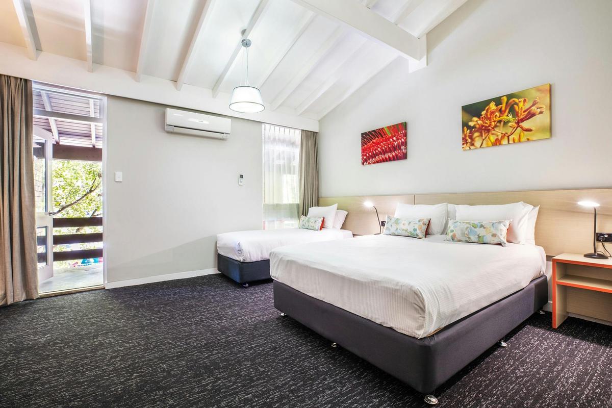 Studio Queen and Single