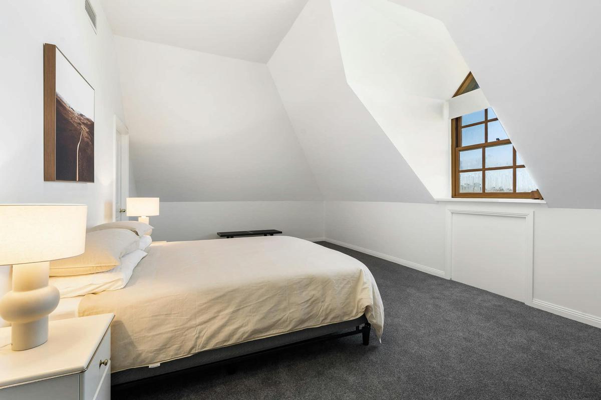 Upstairs bedroom at Old Alloway Farm
