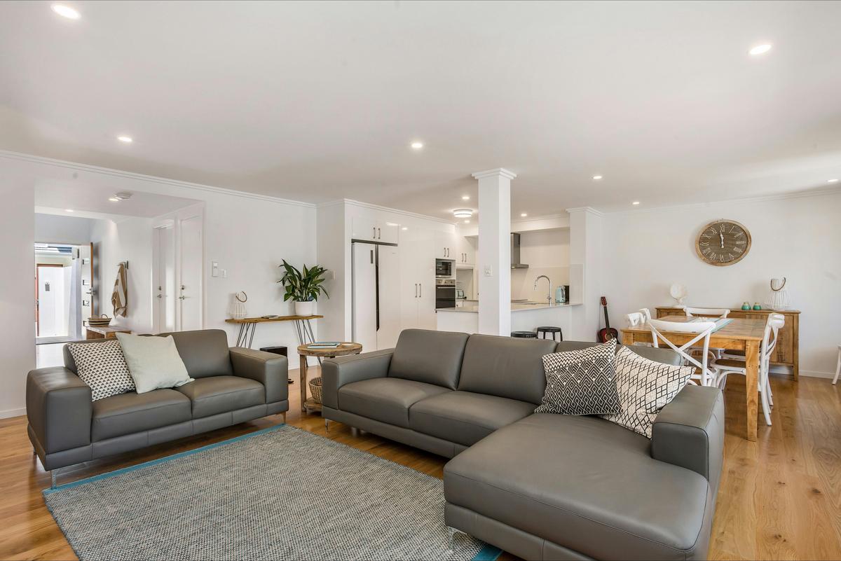 Ocean Walk - Byron Bay - Designer Lounge