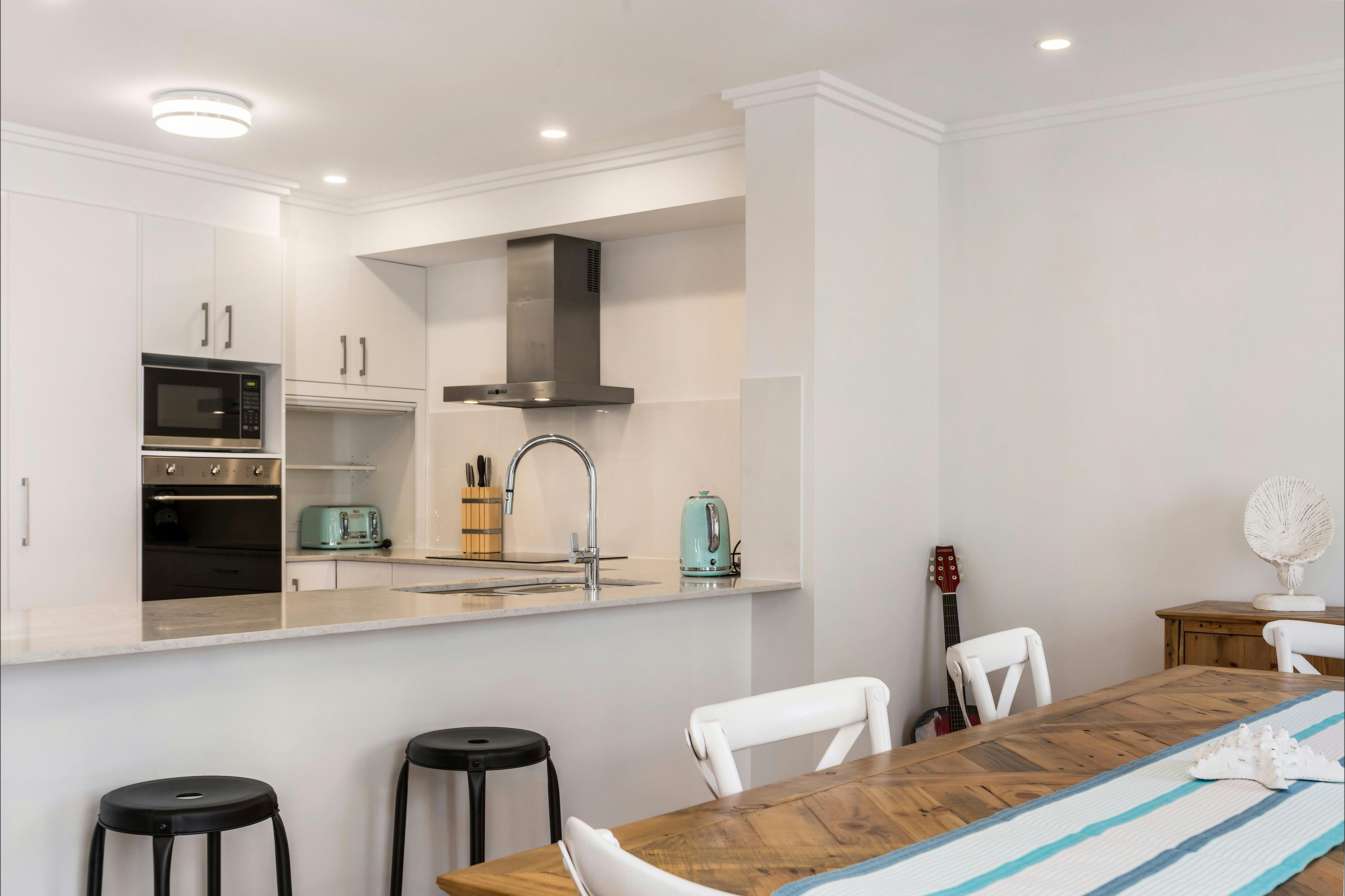 Ocean Walk - Byron Bay -  Dining through to Kitchen