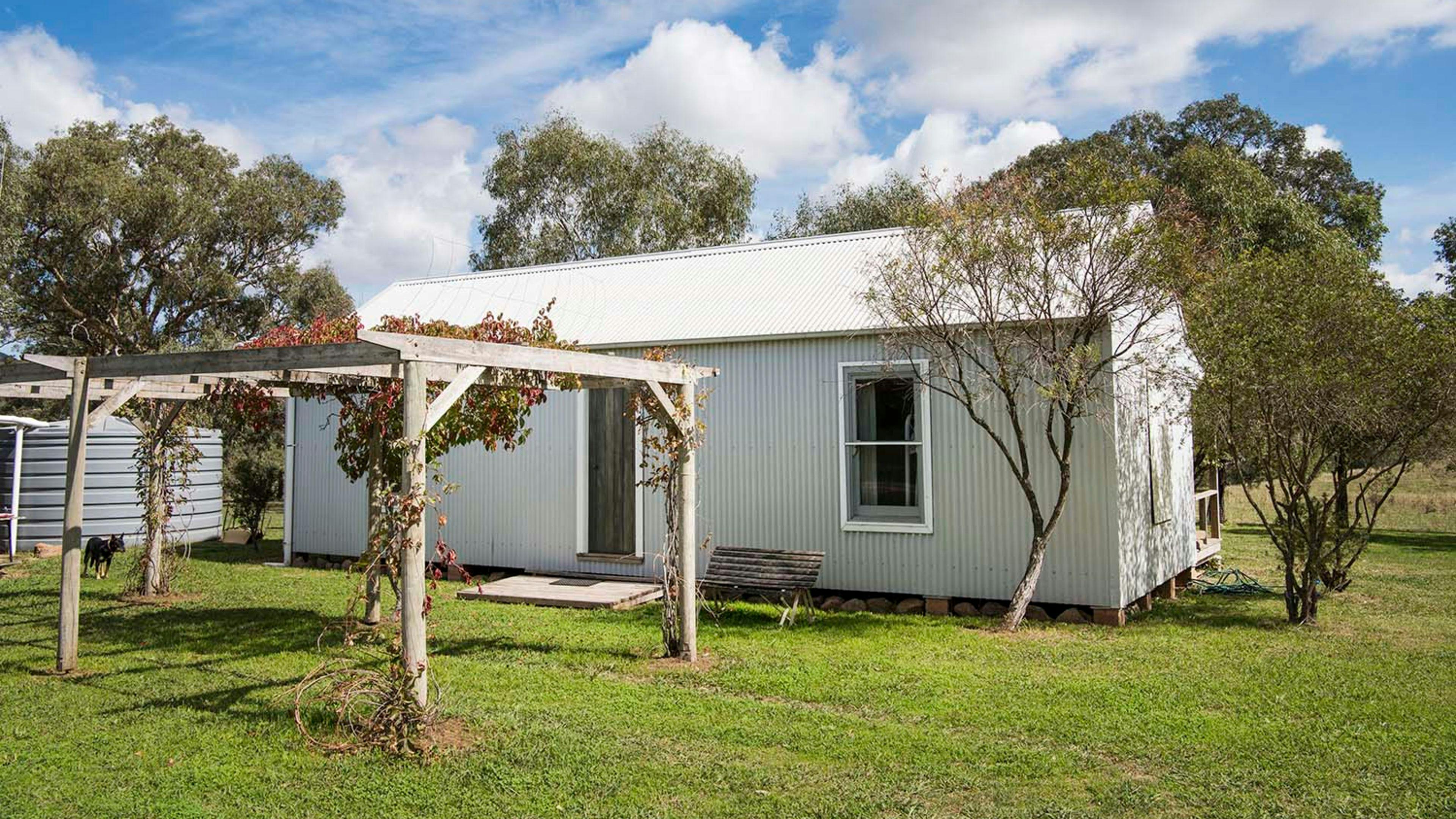 Odd Frog Lodges - Country Escape