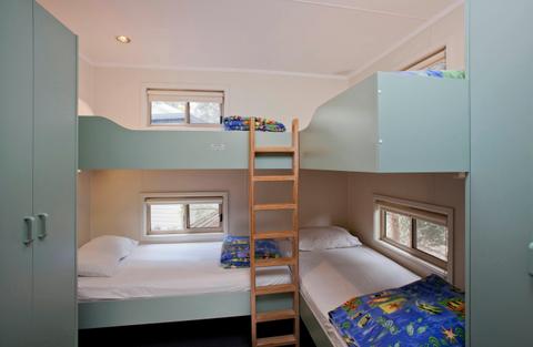 Bedroom 2 (6 pax)