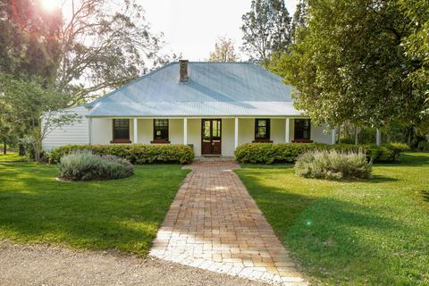 Old Duninald - Historic Farmhouse Experience