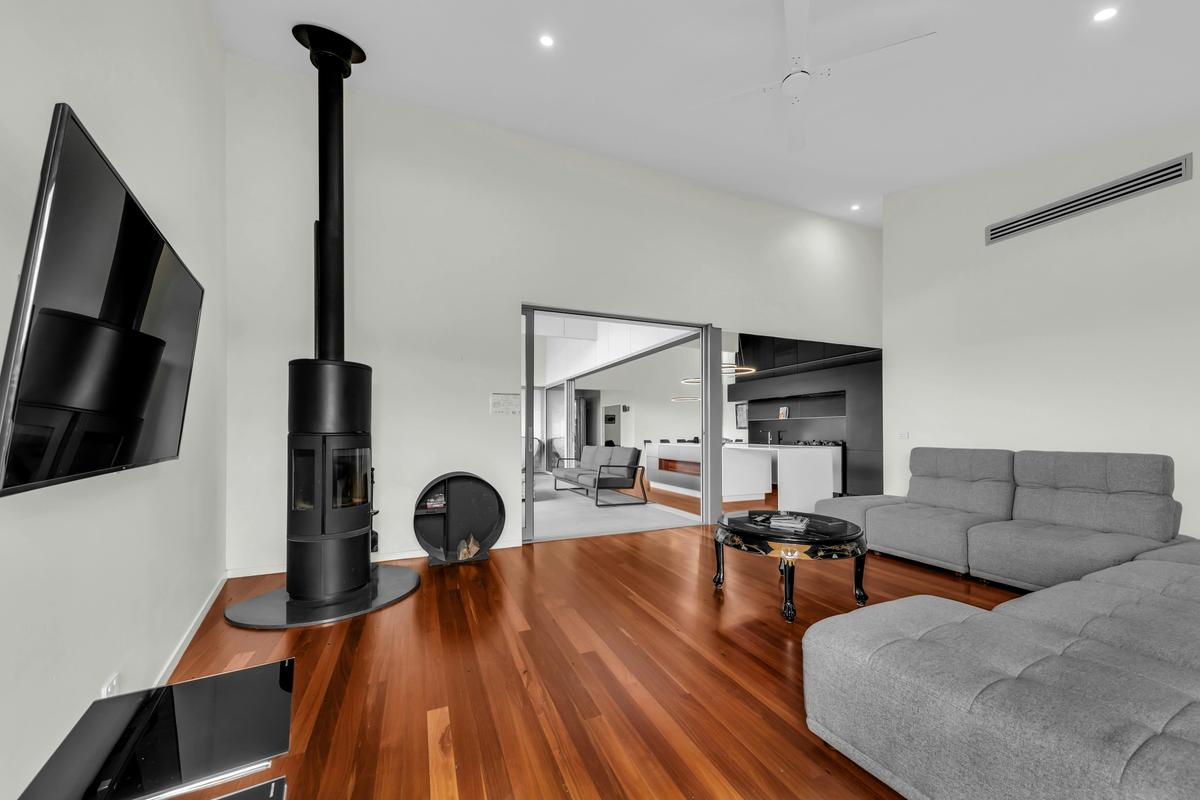 Main Loungeroom