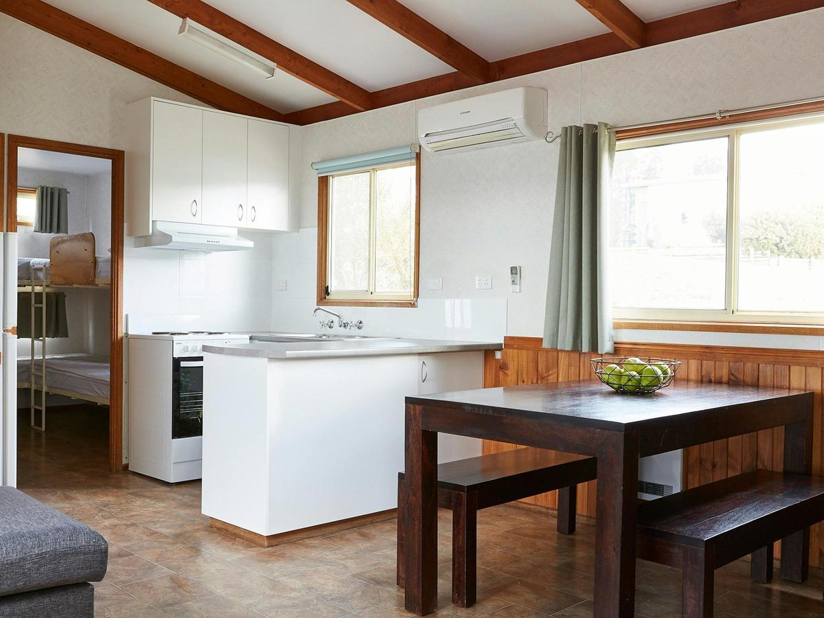 NRMA_JIN-1807-Lakeview_Kitchen