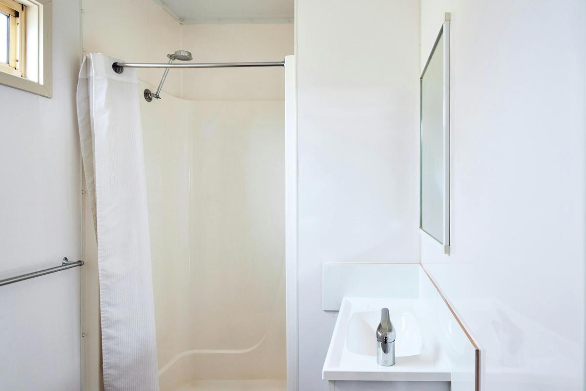 Deluxe Snow Gum Cabin