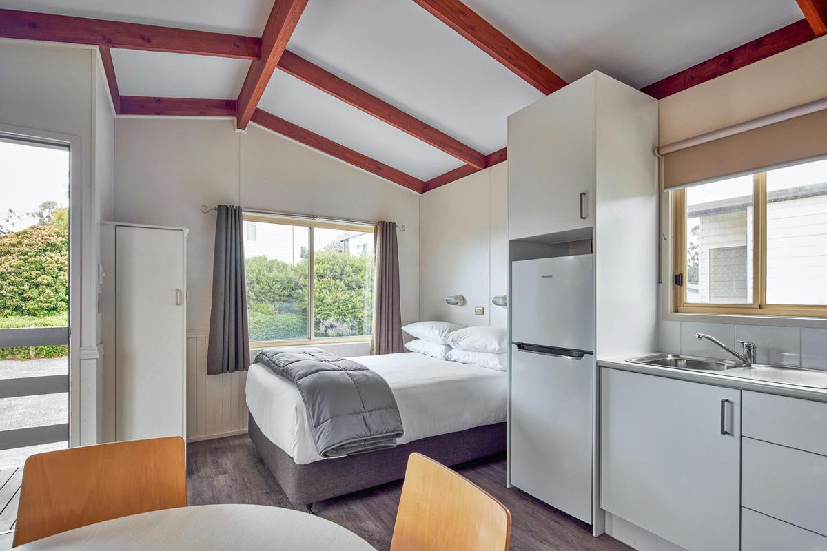 Deluxe Snow Gum Cabin