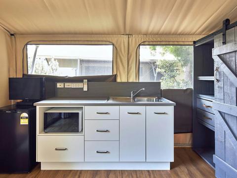 Safari tent