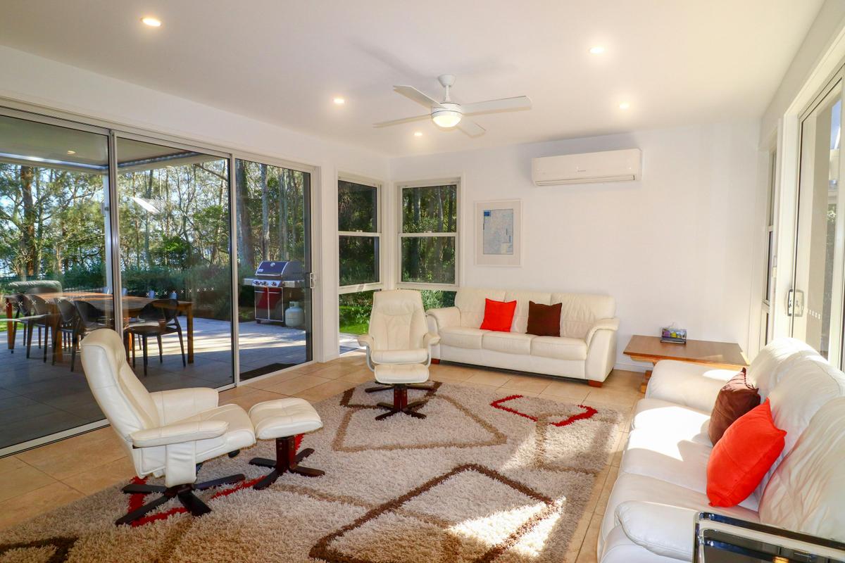 High ceilings and space galore!