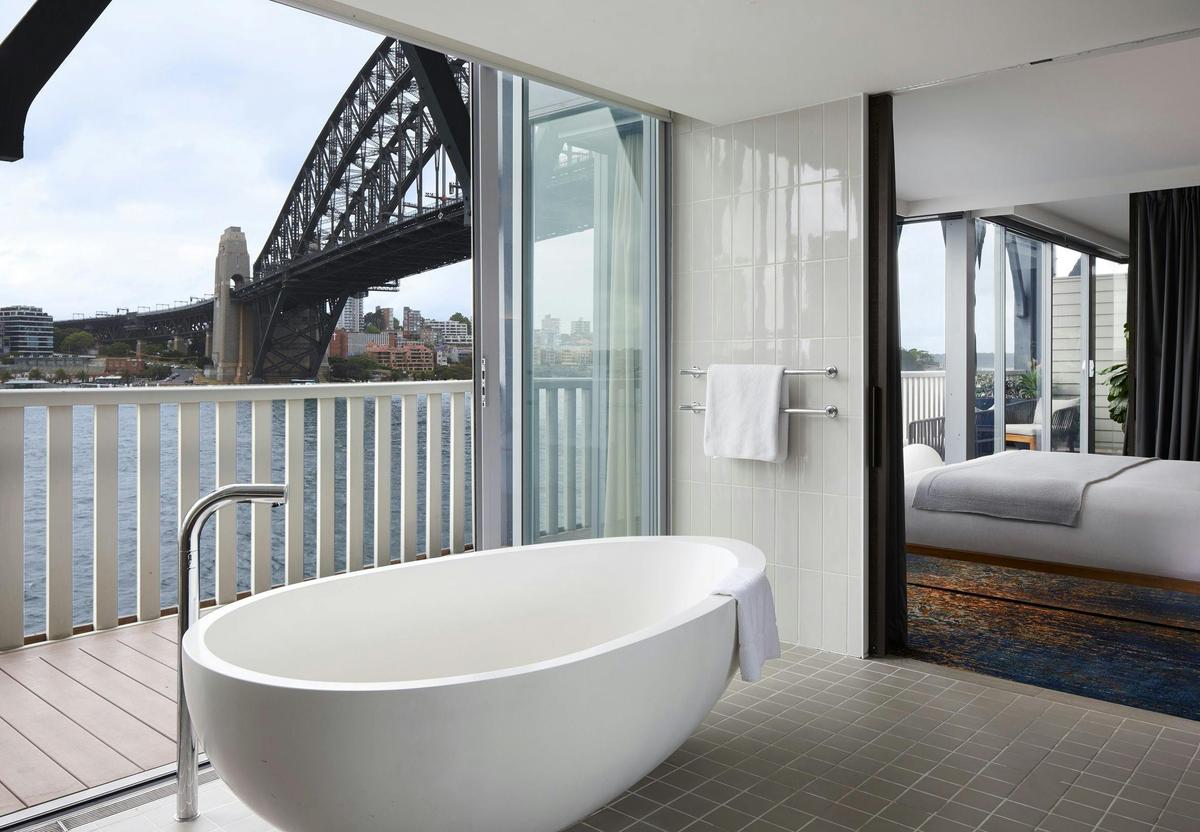 Admiral Suite Bathroom