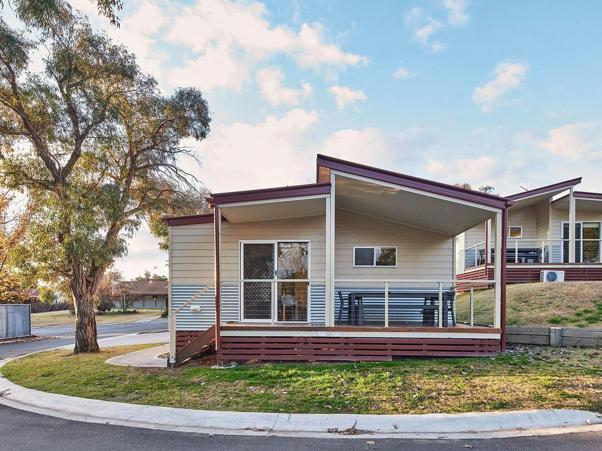 Quartz 3 bedroom cabin